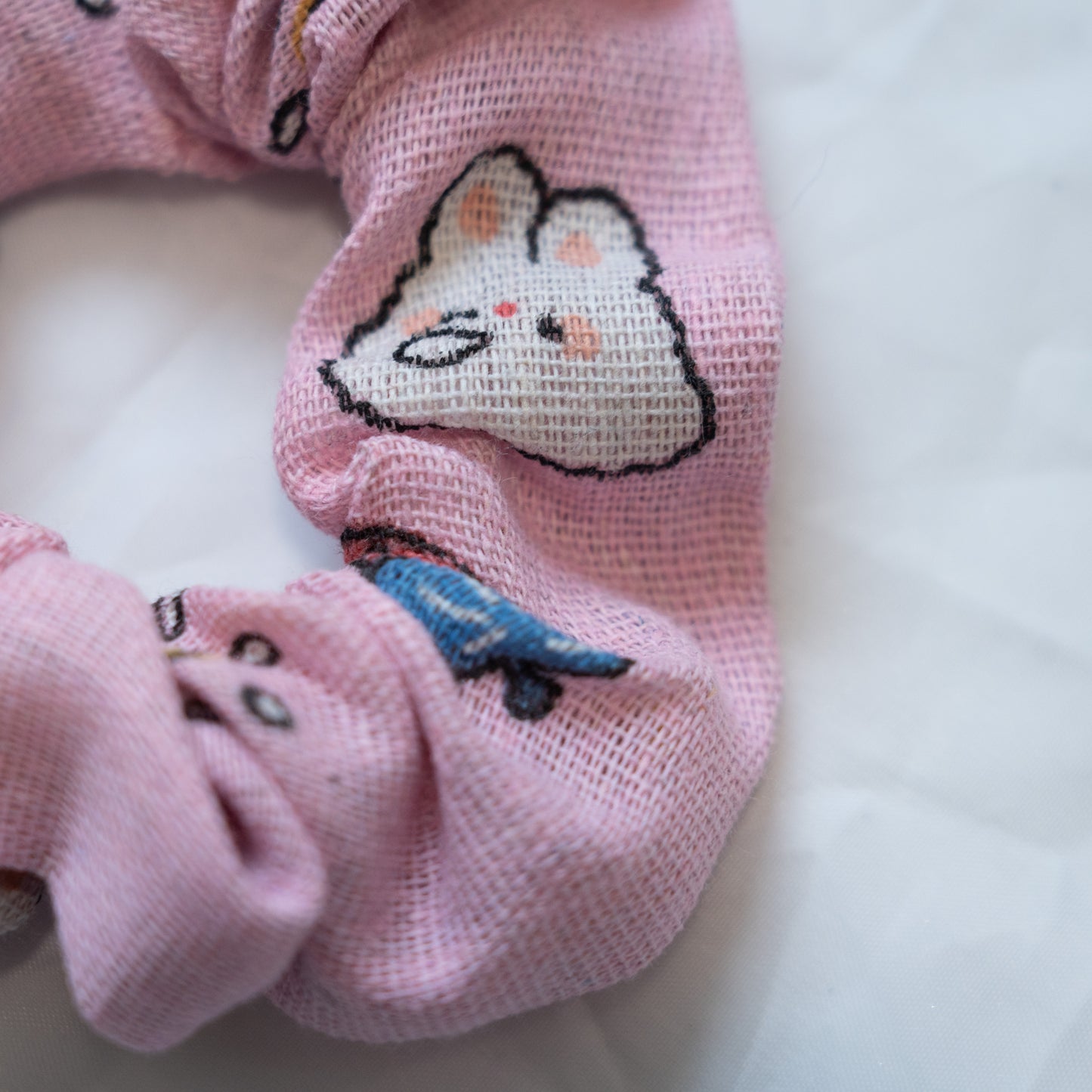 Bunny world | Strawberry Bunny Scrunchie Pink
